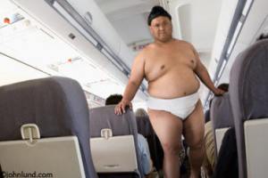 Sumo-wrestler-plane